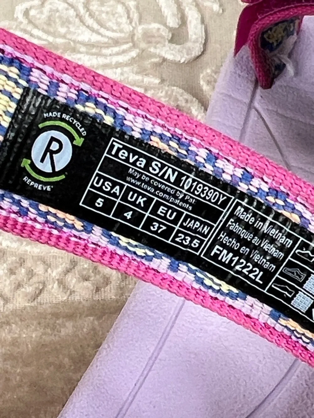 Hurricane XLT Butterfly Pastel Lilac Teva Sandals Size 5 - Picture 7 of 7